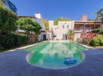 Casa · 188m² · 5 Ambientes · 2 Cocheras · Venta Casa 2 Dorm. - Jardín - Quincho - Pileta - Cochera Doble - G. Baigorria