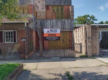 Casa · 250m² · 4 Ambientes · Casa 4 Amb. en Dos Plantas Escucha Ofertas!