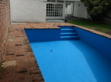 Casa de 4 ambientes, Morón · Dueño Directo Alquila Casa con Pileta, Cochera y Parque