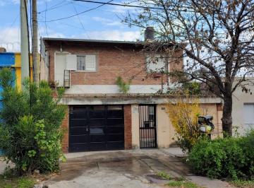 Casa · 150m² · 4 Ambientes · 1 Cochera · Casa de Dos Pisos, Lima 2200, Rosario