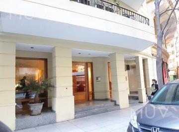 Departamento · 220m² · 4 Ambientes · 1 Cochera · Arroyo 800 - Increíble Duplex en Venta en Plaza San Martín.