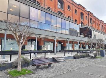 Local comercial · 560m² · Local en Alquiler - Alicia Moreau de Justo 138
