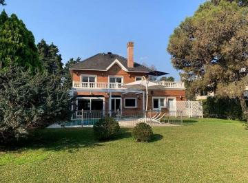 Casa · 320m² · 4 Ambientes · Casa de 4 Dorm. Más Dependencia en Venta en Saint Thomas Sur. Canning - Esteban Echeverría.