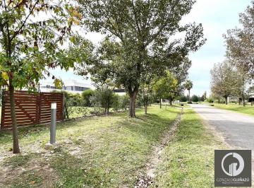 Terreno · 878m² · Terreno Venta 878 m² Barrio Cerrado Puerto Roldan