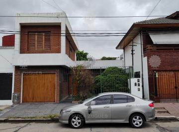 Casa · 170m² · 6 Ambientes · 1 Cochera · Casa Chalet en Venta en Avellaneda, G. B. a. Zona Sur, Argentina