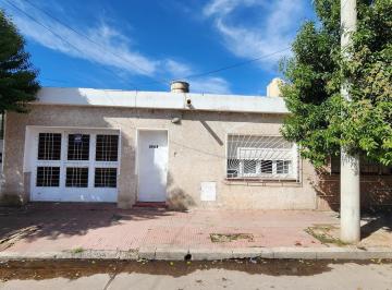 Casa · 89m² · 5 Ambientes · 1 Cochera · Casa en Talleres Sud