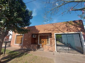 Casa · 100m² · 3 Ambientes · Casa a Refaccionar Calle Pringles Al 5000