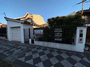 Casa · 100m² · 3 Ambientes · 1 Cochera · Chalet en Excelente Ubicación, Zona Residencial! Belgrano 141, Monte Grande.