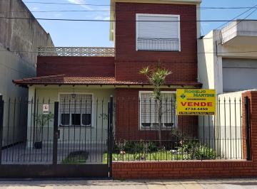 Casa de 5 ambientes, Tres de Febrero · Casa 5 Ambientes en 2 Plantas con Jardín, Cochera, Fondo Libre!
