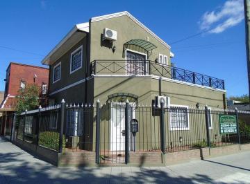 Casa · 235m² · 5 Ambientes · 1 Cochera · Casa en Indalecio Gomez Al 600 - Temperley