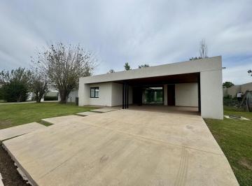 Casa · 188m² · 5 Ambientes · 2 Cocheras · Casa a Estrenar en La Rinconada Ibarlucea
