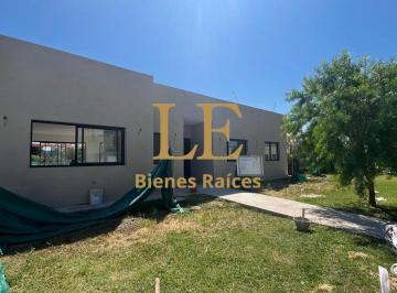 Casa · 180m² · 4 Ambientes · 4 Cocheras · Venta Casa El Ensueño