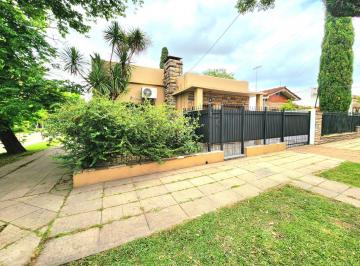 Casa de 4 ambientes, Ituzaingó · Excelente Casa Ubicada en Zona Residencial de Ituziango Sur