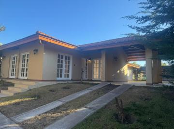 Casa de 6 ambientes, Ciudad de Mendoza · Cl/alquila Casa en Barrio Dalvian de Una Planta