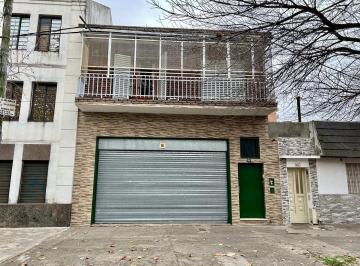 Casa · 320m² · 4 Ambientes · 5 Cocheras · Casa Mas Galpon en Venta a m de 27 de Febrero