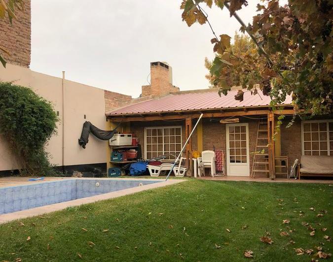 Casa · 500m² · 6 Ambientes · 1 Cochera