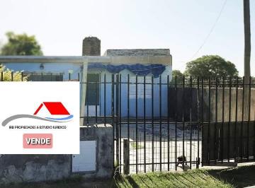 Casa de 5 ambientes, Ciudad de Santa Fe · Venta - Casa