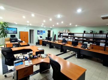Oficina comercial de 7 ambientes, Monserrat · Piedras 1077 - Oficina con Múltiples Áreas de Trabajo