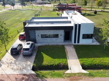 Casa de 4 ambientes, San Vicente · Casa en Venta en Fincas de San Vicente