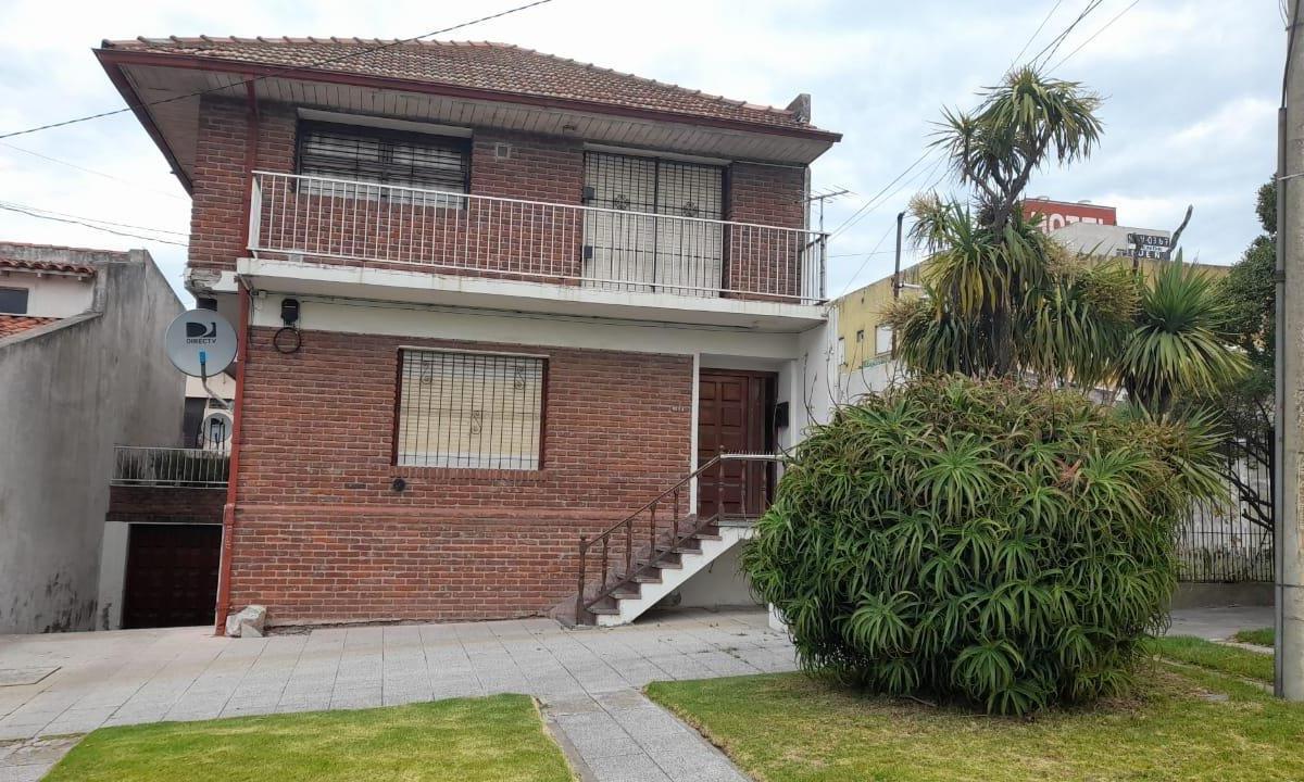 Departamento de dos ambientes con cochera