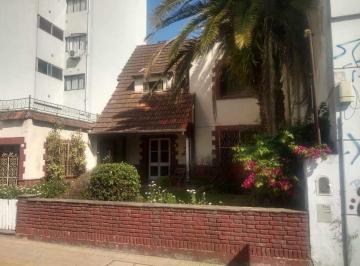 Casa de 5 ambientes, San Isidro · Chalet en Alquiler Exclusivamente Para Uso Comercial o Profesional.