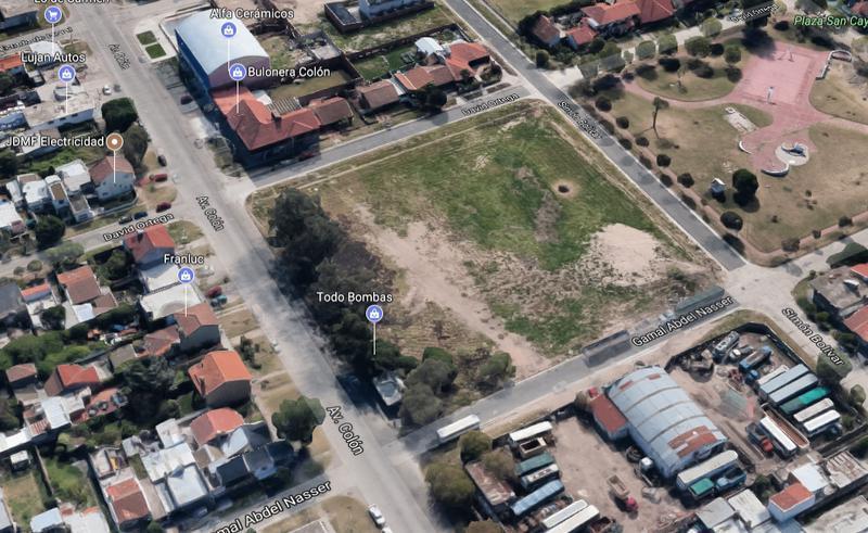 Lote n° 8 con frente a Bolivar, con las siguientes medidas: 12 frente x 25,30 mts lateral con un total de 303 m2. - Zonificación R6.