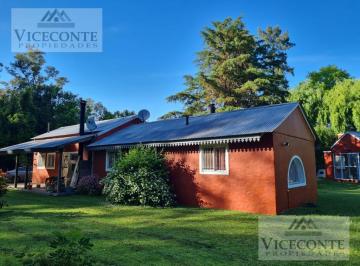 Quinta vacacional de 6 ambientes, Brandsen · Casaquinta 185 m². Barrio "La Plantación". Brandsen. Buenos Aires.