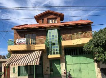 PH · 300m² · 3 Dormitorios · 1 Cochera · PH en Venta