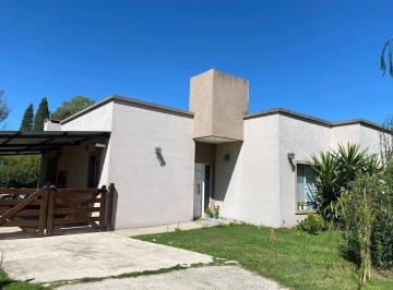 Casa de 4 ambientes, Pilar · 4amb Re Bien!