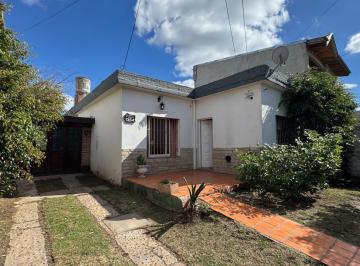 Casa · 120m² · 2 Dormitorios · 2 Cocheras · Venta Casa de 4 Amb Centro de Paso del Rey