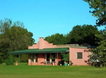 Quinta vacacional · 200m² · 4 Ambientes · 1 Cochera · Casa Quinta en Venta en Escobar, G. B. a. Zona Norte, Argentina