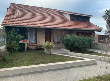 Casa · 145m² · 3 Dormitorios · 1 Cochera · Chalet 4 Ambientes en Punta Mogotes