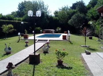 Casa · 160m² · 4 Ambientes · 3 Cocheras · Casa - Oliveros - Terreno - Jardin - Pileta - Quincho