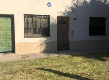 Casa · 100m² · 4 Ambientes · Casa - Oeste - Jardin - Inversion