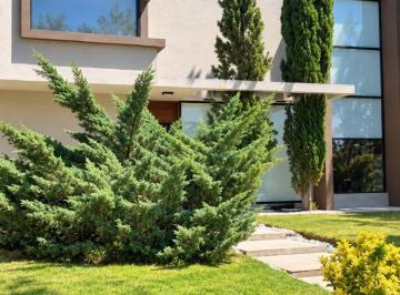 Casa de 5 ambientes, Uruguay · Preciosa Casa en Barrio Cerrado