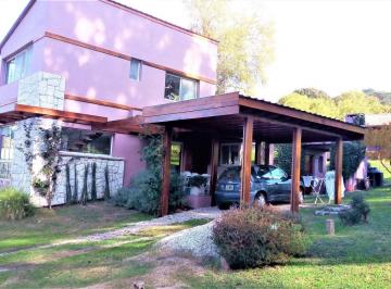 Casa · 190m² · 4 Dormitorios · 1 Cochera · Venta / Chalet / Vista / Estilo Minimalista /sierra de Los Padres/ Mdp