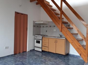 PH de 1 ambiente, Lomas de Zamora · Casa en PH Interno 2 Amb en 2 Plantas C/ Patio