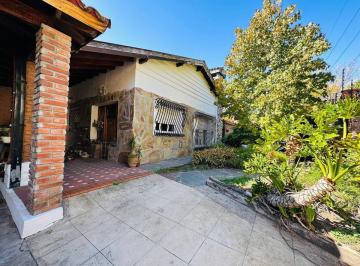 Casa · 450m² · 5 Ambientes · 8 Cocheras · Casa en Ituzaingó Norte