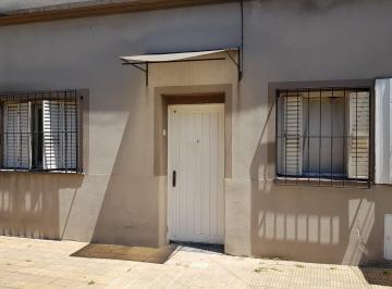PH de 3 ambientes, Tres de Febrero · Muy Buena Casa en PH, 3 Ambientes con Patio, Planta Baja Al Frente