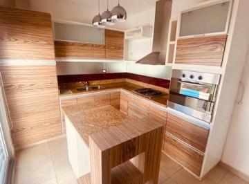 Casa · 210m² · 3 Ambientes · 2 Cocheras · Casa en Rosario
