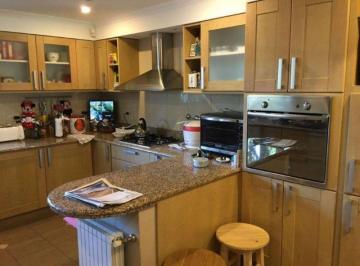 Casa · 652m² · 3 Dormitorios · 1 Cochera · Padre Genesio 200