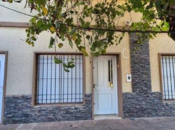 Casa · 90m² · 2 Dormitorios · Larrea 5400