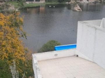 Casa · 319m² · 3 Dormitorios · 4 Cocheras · Vendo Importante Propiedad con Bajada de Lanchas Villa del Lago