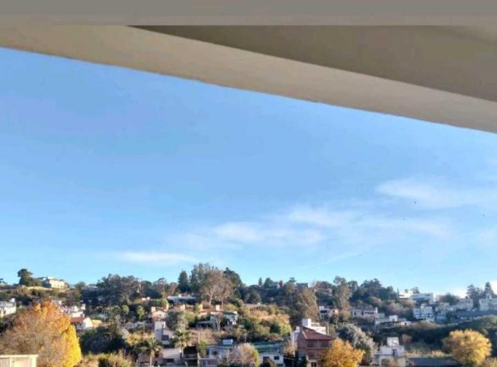 Casa · 319m² · 3 Dormitorios · 4 Cocheras