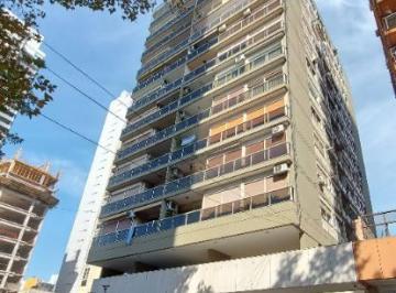 Departamento de 3 ambientes, Lomas de Zamora · Amplio Departamento 3 Ambientes con Cochera y Baulera
