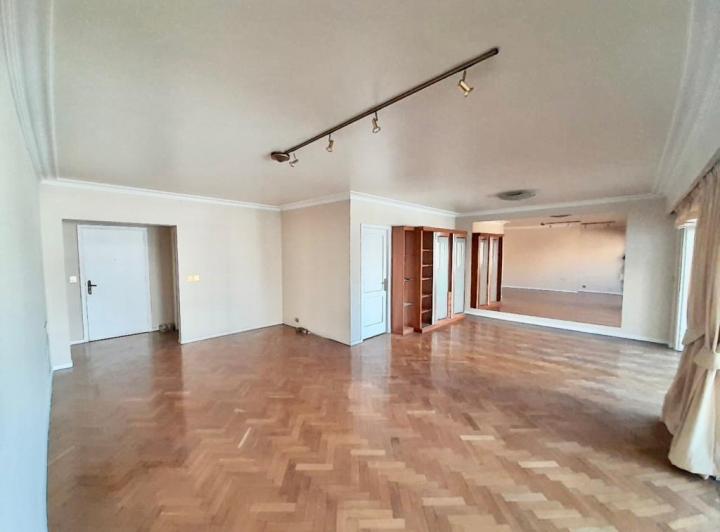 Departamento · 200m² · 5 Ambientes · 1 Cochera