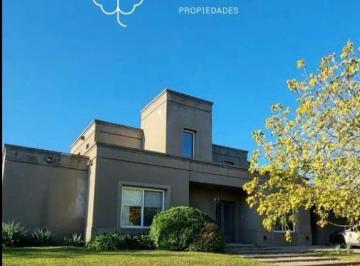 Casa de 6 ambientes, Pilar · Casa en Venta y Alquiler Amoblada 4 Dorm. Pilará