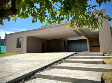 Casa de 6 ambientes, Maipú · Casa a Estrenar 4 Habitaciones + Quincho Cubierto - Country La Vacherie Golf