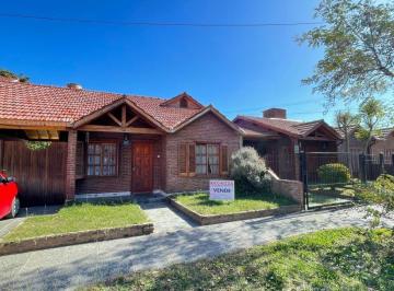Casa · 90m² · 4 Ambientes · 1 Cochera · Oportuidad! Casa de 3 Amb en Barrio San Rafael