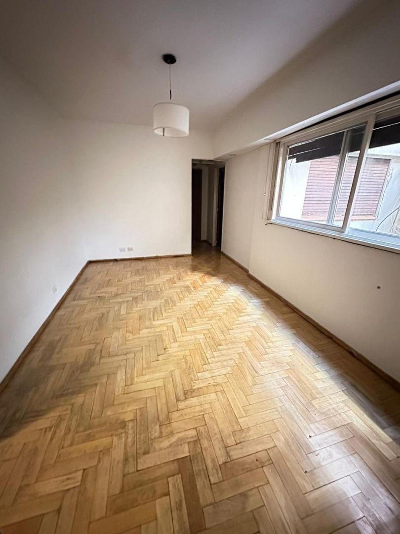 AGUILAR 2464. Entre Av. cabildo y Ciudad de la paz